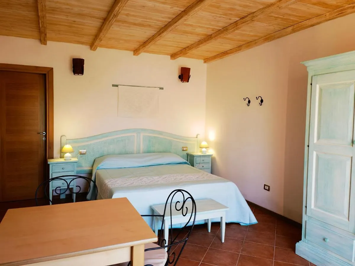 Hotel La Corte Degli Ulivi - Albergo Rurale Tresnuraghes
