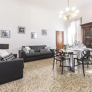 Rialto Design Boutique R&r Appartement Venetië
