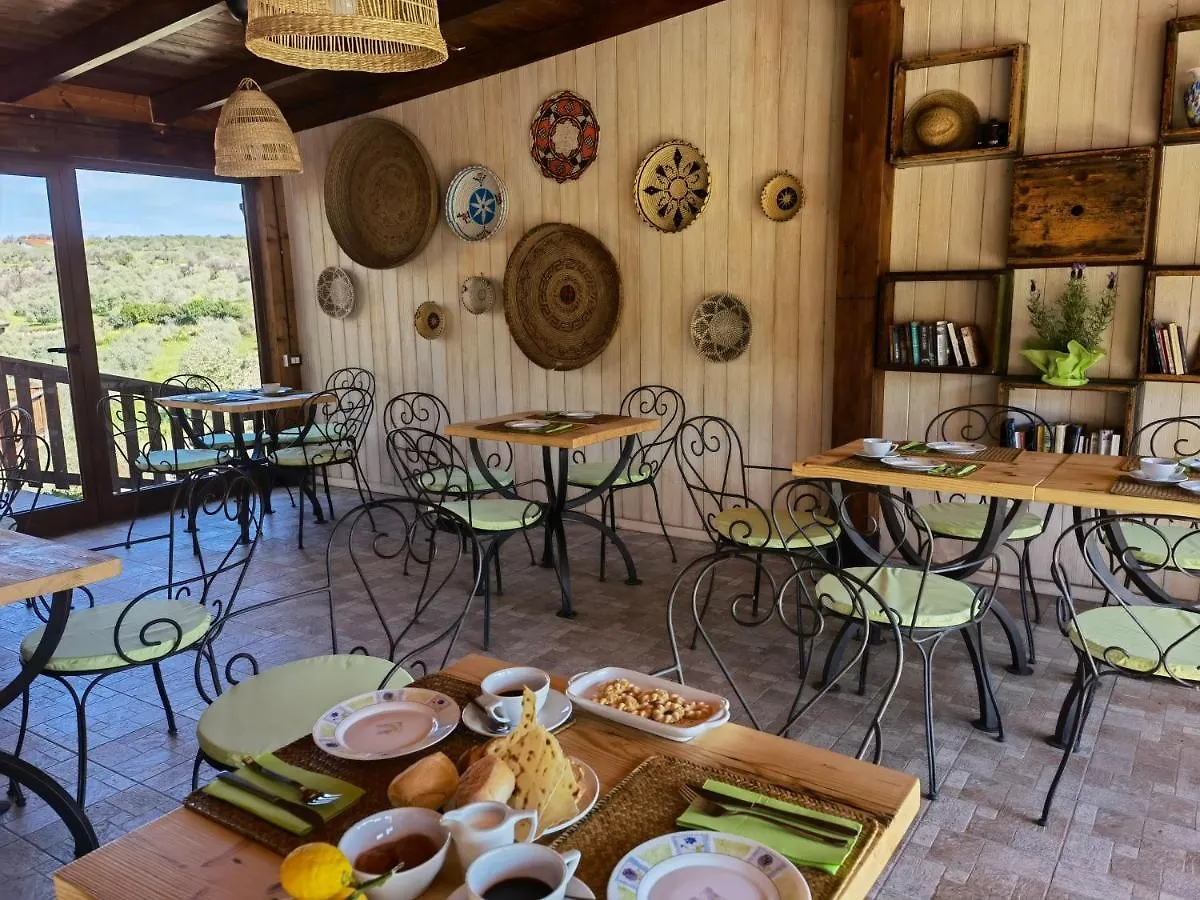 La Corte Degli Ulivi - Albergo Rurale Трезнурагес 3*,
