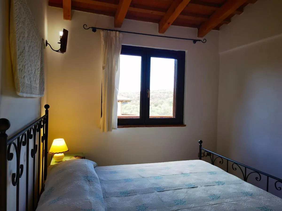 La Corte Degli Ulivi - Albergo Rurale Tresnuraghes