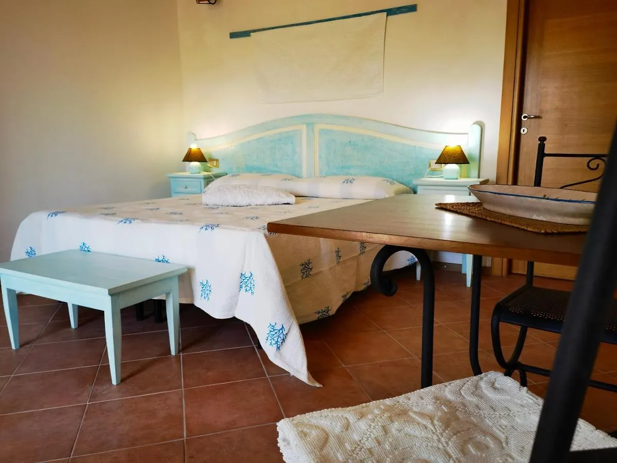 La Corte Degli Ulivi - Albergo Rurale Tresnuraghes 3*,