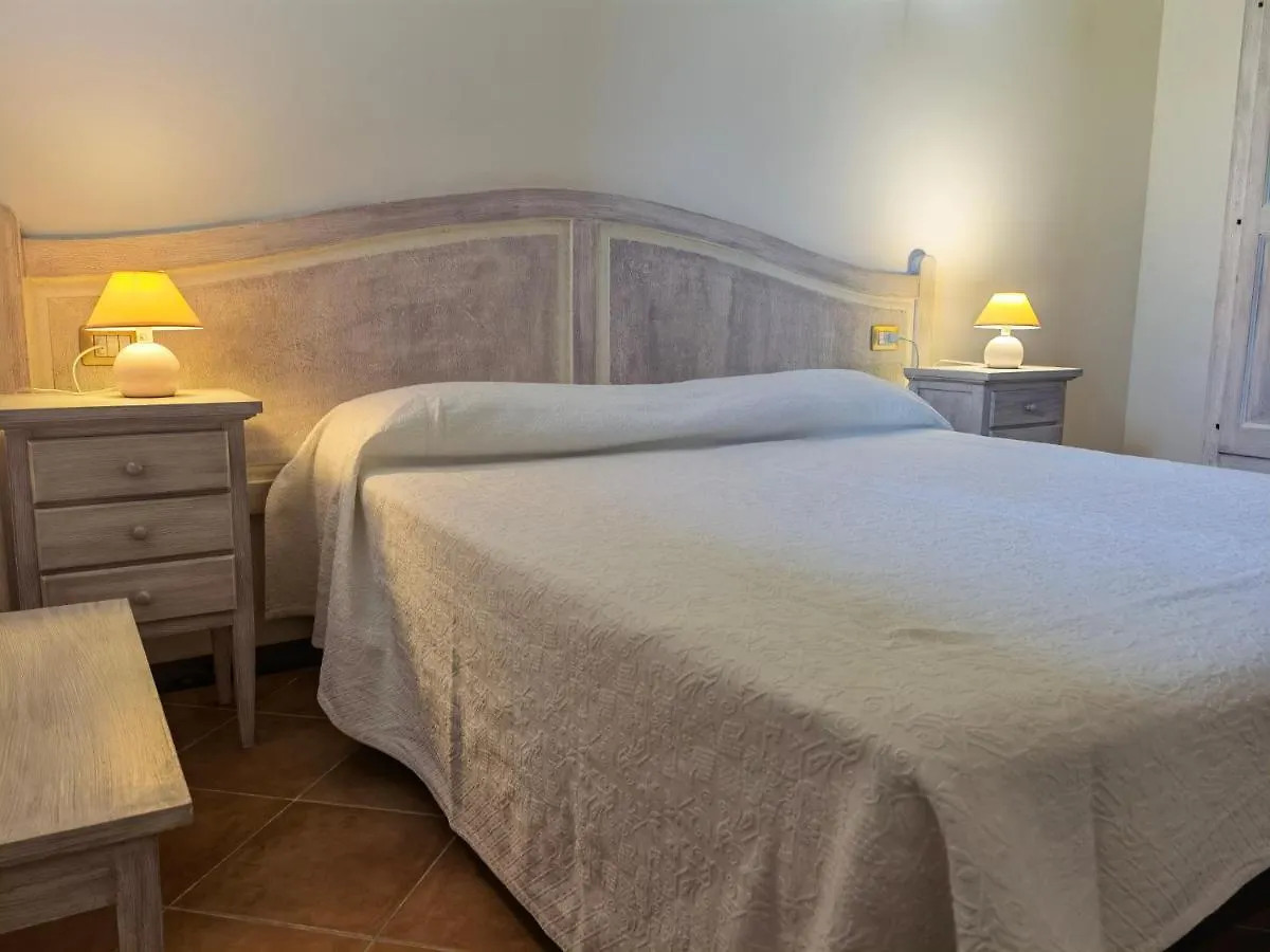 La Corte Degli Ulivi - Albergo Rurale Tresnuraghes Hotel