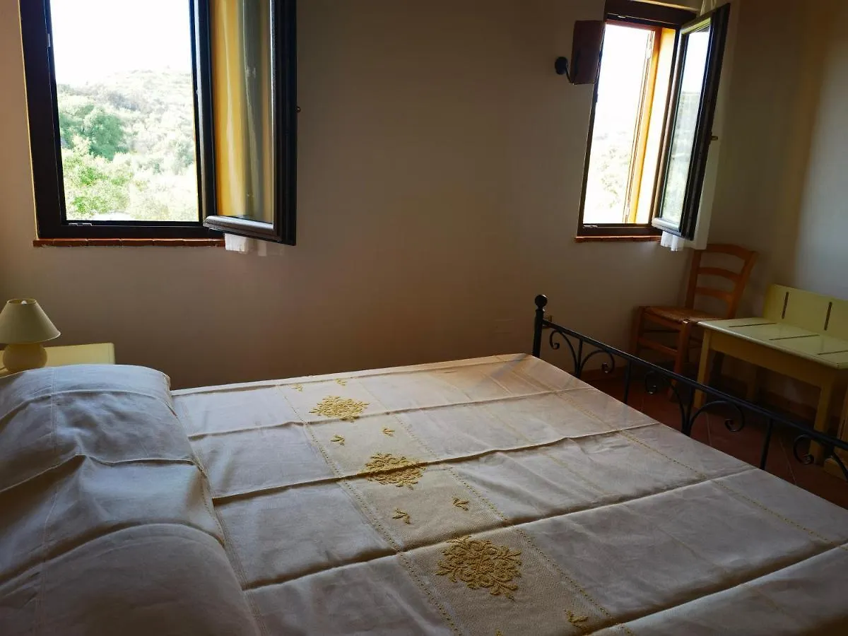 La Corte Degli Ulivi - Albergo Rurale Tresnuraghes