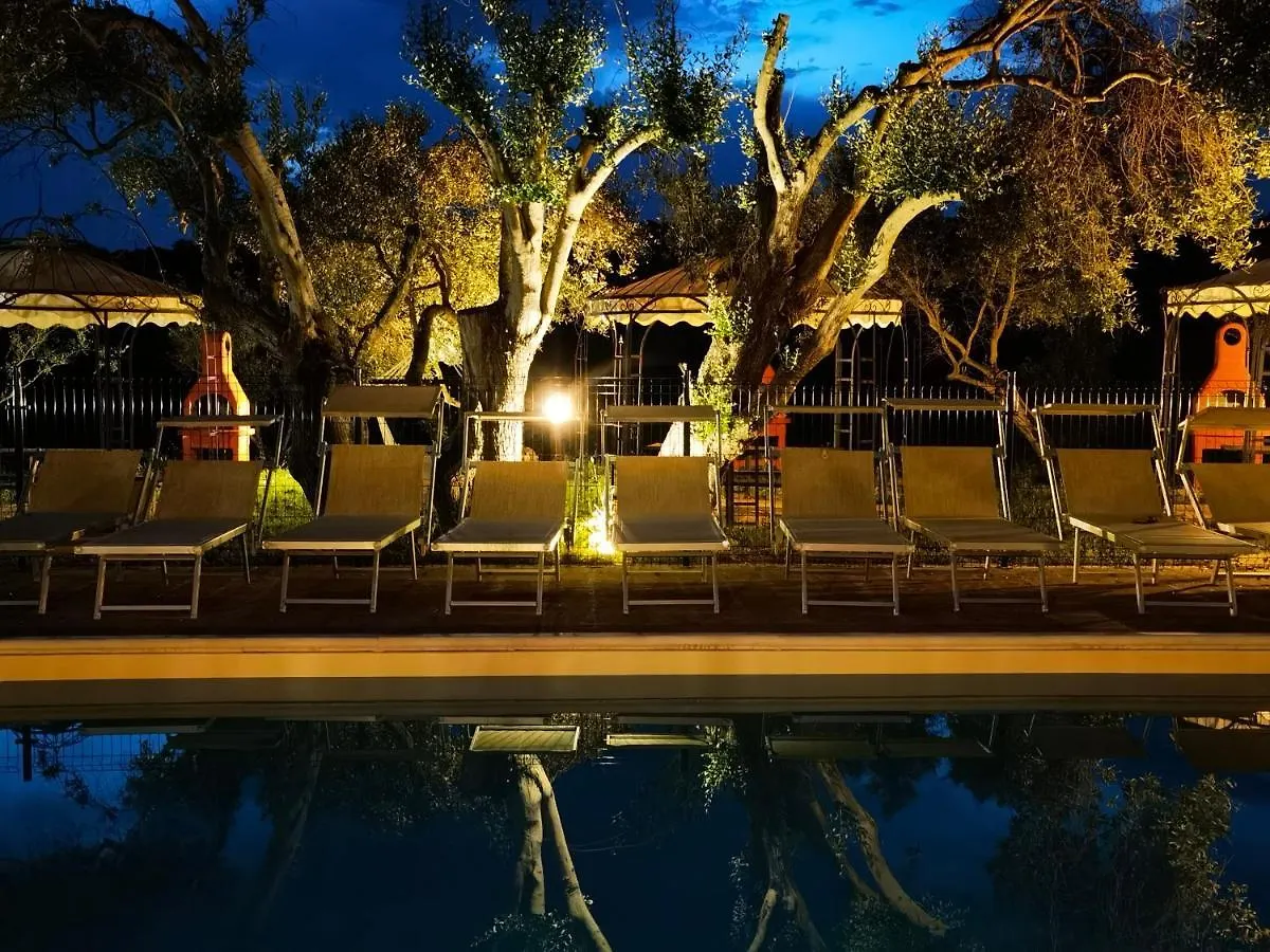 La Corte Degli Ulivi - Albergo Rurale Tresnuraghes Italy