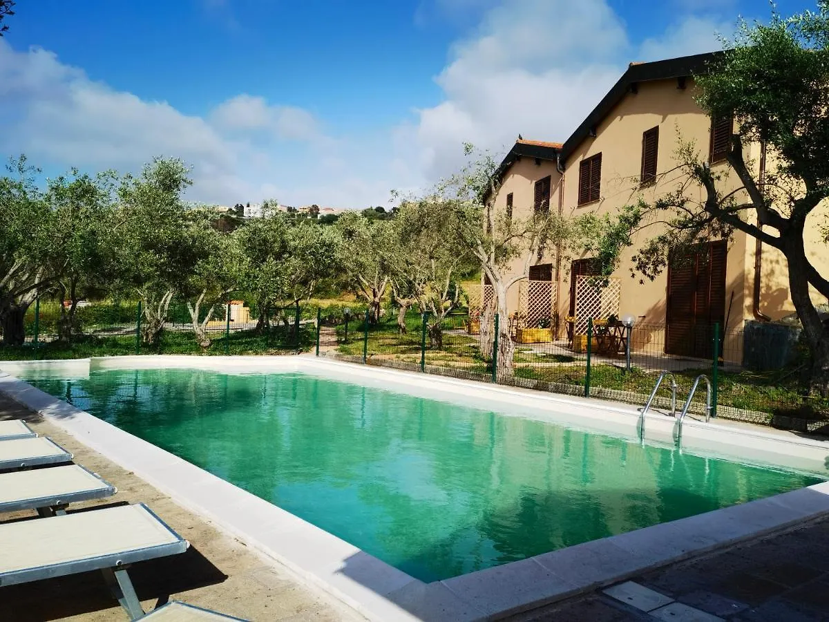 La Corte Degli Ulivi - Albergo Rurale Tresnuraghes Hotel